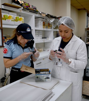 KUŞADASI BELEDİYESİ’NDEN EKMEK FIRINLARINA HİJYEN VE GRAMAJ DENETİMİ