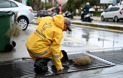 KUŞADASI BELEDİYESİ’NDE SAĞANAK SEFERBERLİĞİ