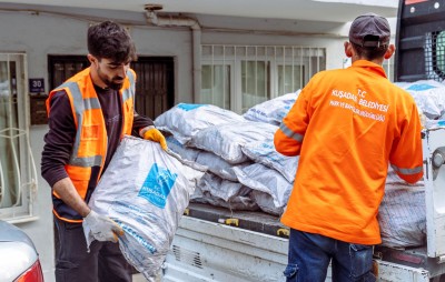 KUŞADASI BELEDİYESİ’NİN YAKACAK YARDIMI BAŞLADI
