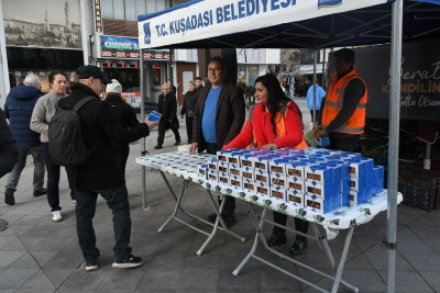 KUŞADASI BELEDİYESİ’NDEN BERAT KANDİLİ’NE ANLAMLI İKRAM