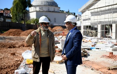 KUŞADASI’NIN KENT MEYDANINA KAVUŞMASINA SAYILI GÜNLER KALDI