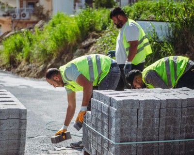 KUŞADASI’NDA GÜÇLÜ ÜSTYAPI İÇİN YATIRIMLAR KESİNTİSİZ DEVAM EDİYOR