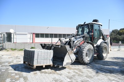 DEĞİRMENDERE MAHALLESİ’NİN YENİ YOLLARI YÜKLENİYOR