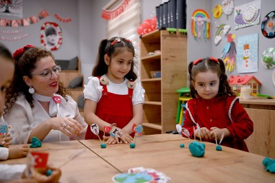 ANNE BABA ÇOCUK MERKEZİ’NDE 23 NİSAN COŞKUSU ERKEN YAŞANDI