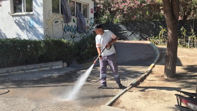 KUŞADASI BELEDİYESİ'NDEN ADAGÖL MESİRE ALANINA YAZ BAKIMI