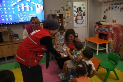 ANNE BABA ÇOCUK MERKEZİ’NDE DAYANIŞMA TOHUMLARI YEŞERDİ