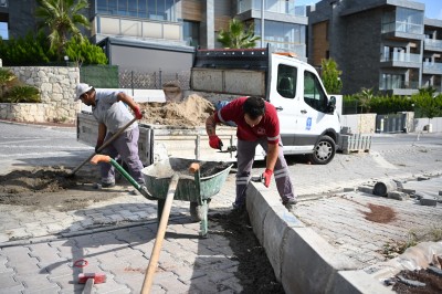 KUŞADASI BELEDİYESİ FEN İŞLERİ MÜDÜRLÜĞÜ YENİ HAFTAYA HIZLI BAŞLADI