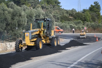 KUŞADASI-AYDIN YOLUNDA KAMUSAL İŞ BİRLİĞİYLE GÜVENLİ ULAŞIM HAMLESİ