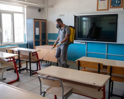 KUŞADASI BELEDİYESİ’NDEN OKULLARDA HİJYEN ÇALIŞMASI