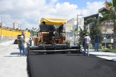 KUŞADASI BELEDİYESİ’NDEN DEĞİRMENDERE’DE ASFALT MESAİSİ
