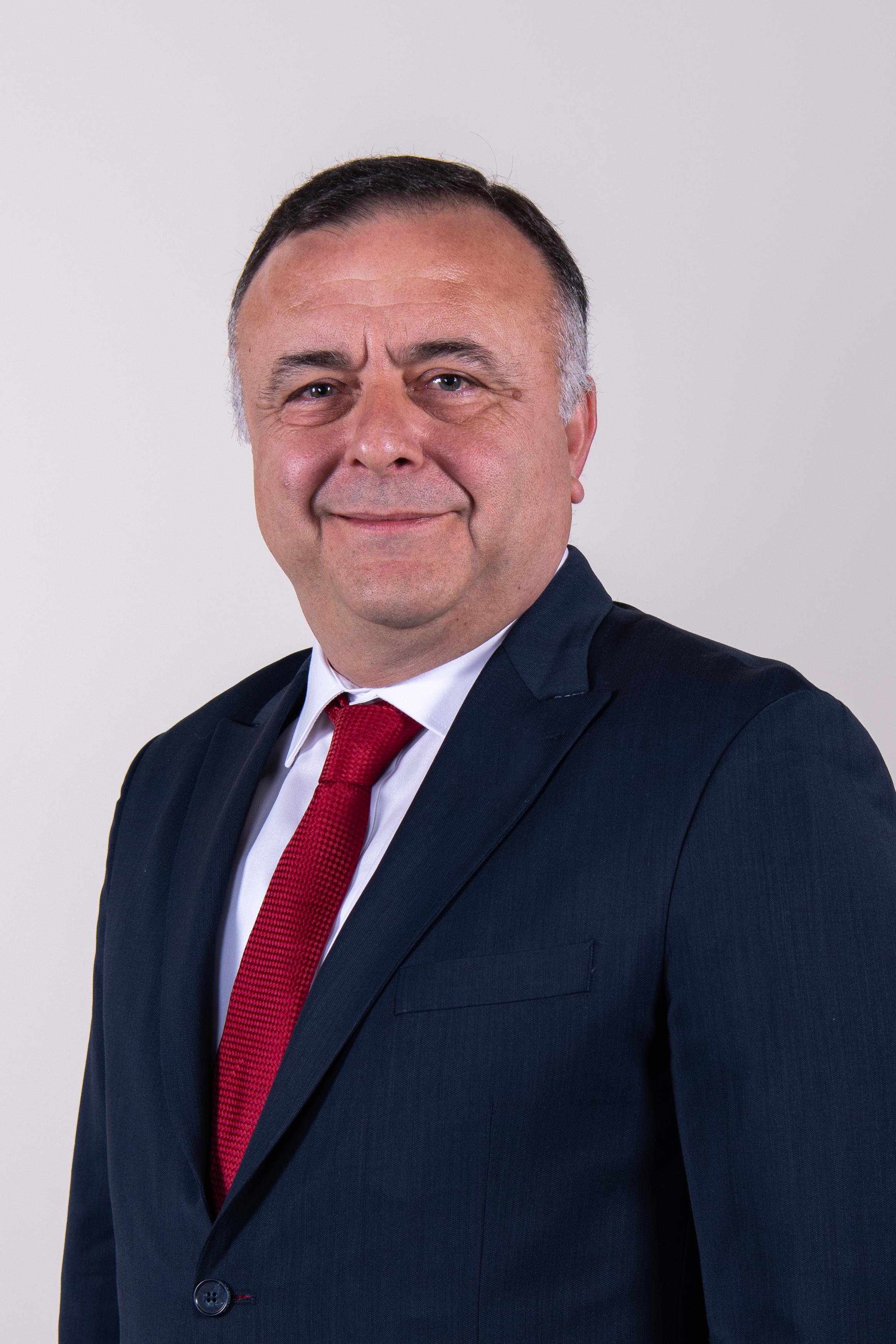 Tufan ÖZ
